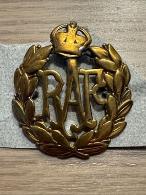 WWI British RAF Royal Air Force Cap Hat Badge Insignia